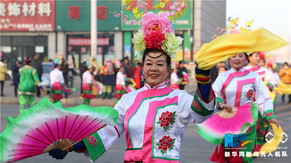 航拍“腊八节”大集 体会传统年味3